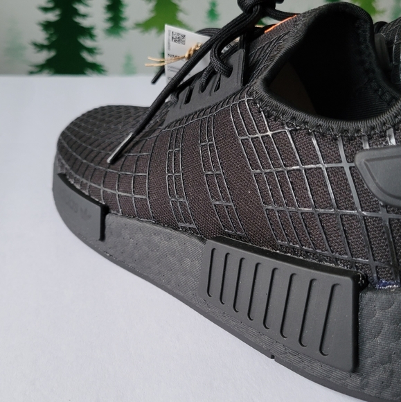 NEW 9.5 Mens NMD_R1 Addidas Shoes. - Picture 8 of 14